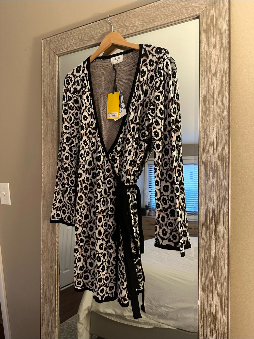 Diane von Furstenberg Target Polka Dot Patterned Sweater Wrap Dress NWT Small